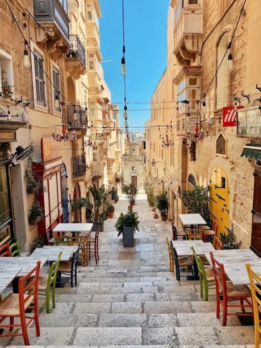 Flat In Valletta Bagian luar foto
